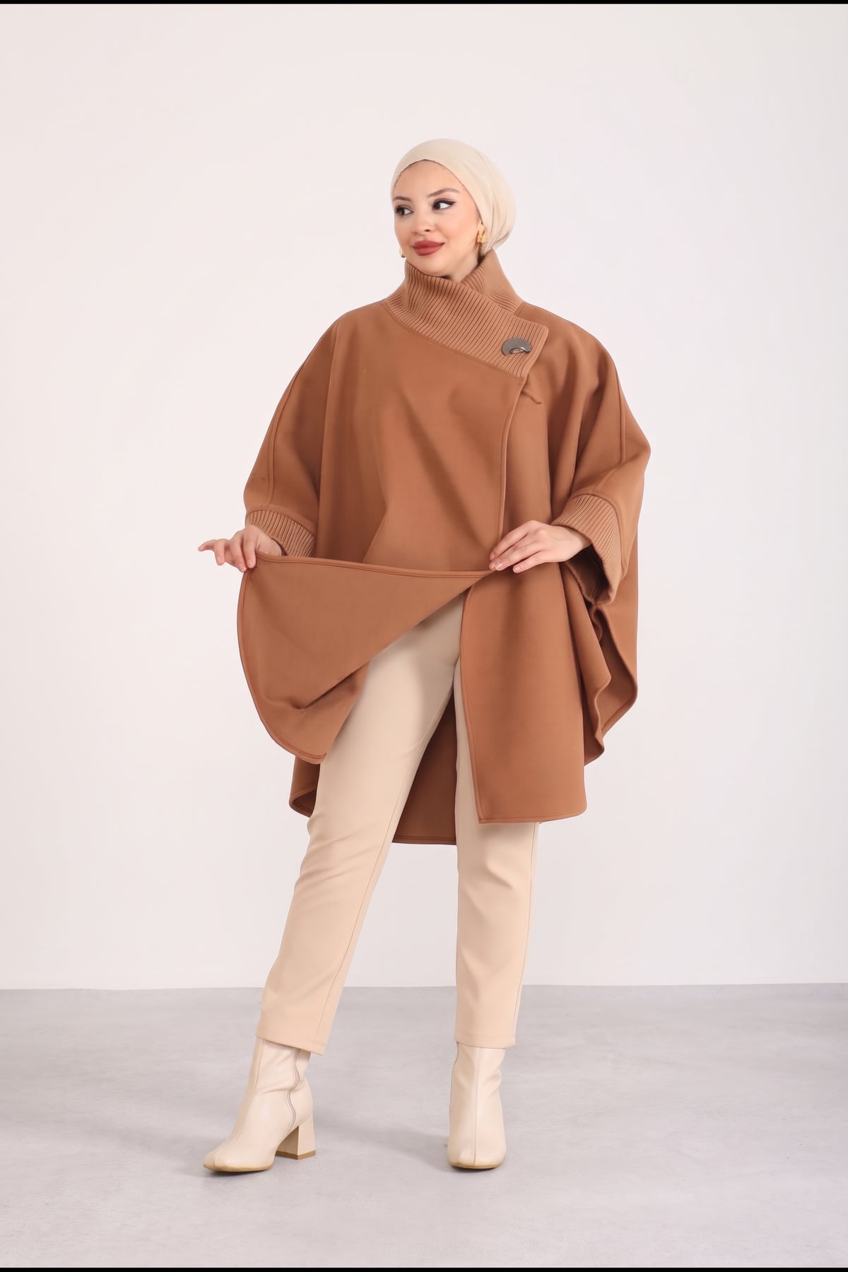 Yakası Trikolu Panço - Camel